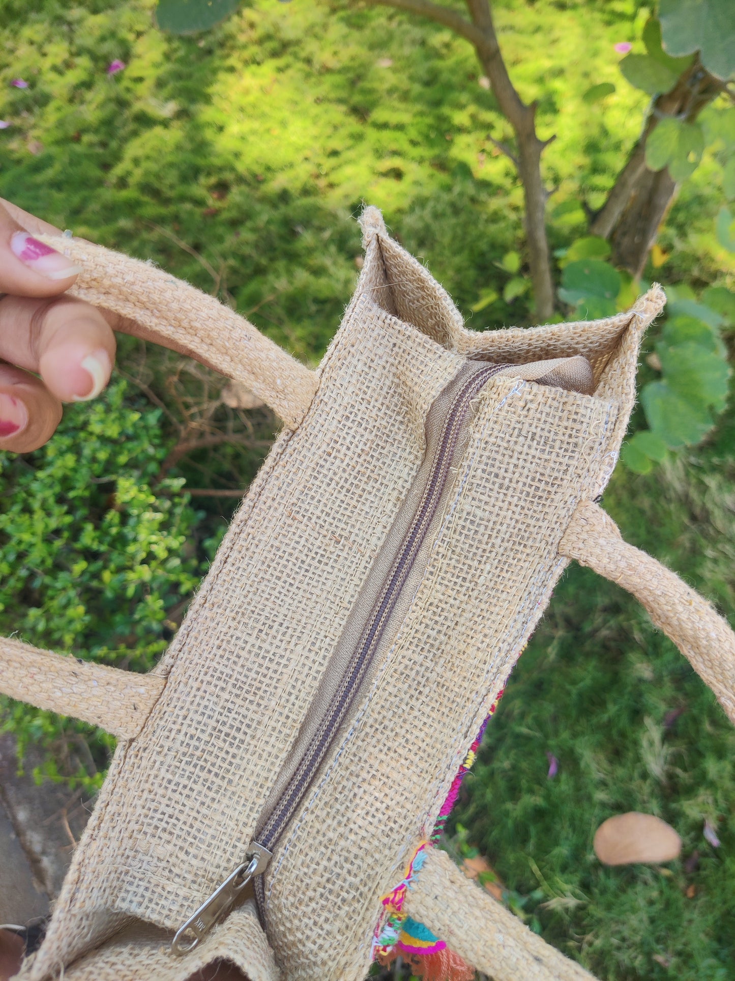 Black & White Jute Bag with zipper- Small