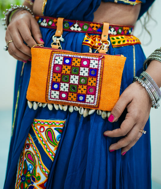 RatriRaas Waist Bag